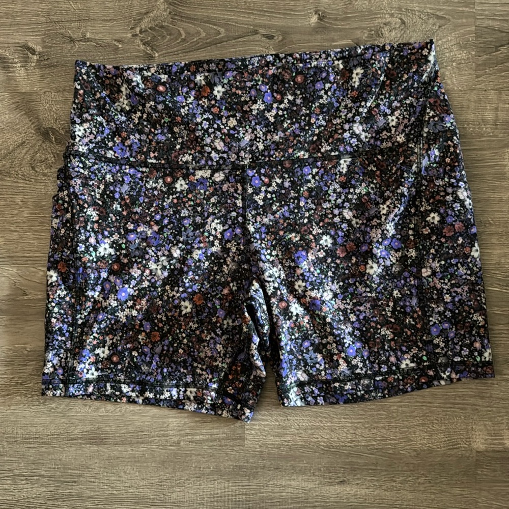 Lulu lemon short leggings size 18